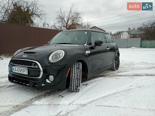 Черный Мини Купер, объемом двигателя 2 л и пробегом 128 тыс. км за 15700 $, фото 1 на Automoto.ua