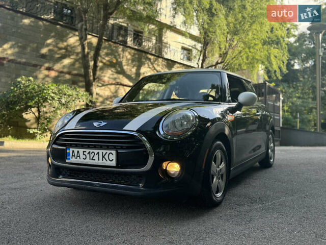 Черный Мини Купер, объемом двигателя 1.5 л и пробегом 145 тыс. км за 13500 $, фото 1 на Automoto.ua