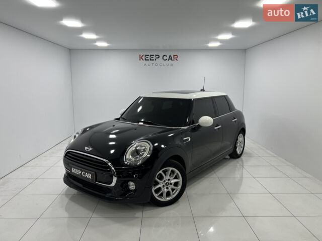 Чорний Міні Cooper, об'ємом двигуна 1.5 л та пробігом 90 тис. км за 11900 $, фото 1 на Automoto.ua