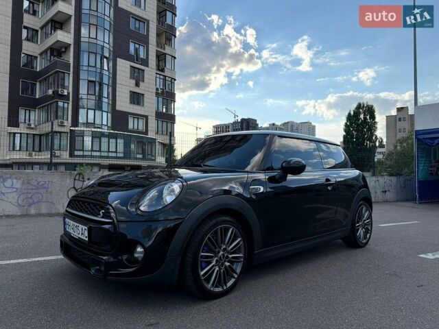 Черный Мини Купер, объемом двигателя 2 л и пробегом 109 тыс. км за 17900 $, фото 1 на Automoto.ua