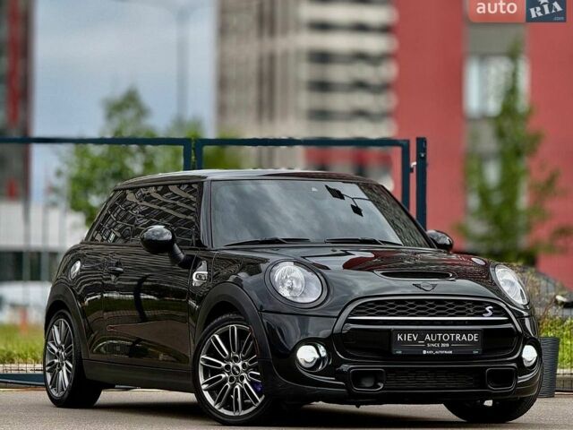 Чорний Міні Cooper, об'ємом двигуна 2 л та пробігом 109 тис. км за 16900 $, фото 1 на Automoto.ua