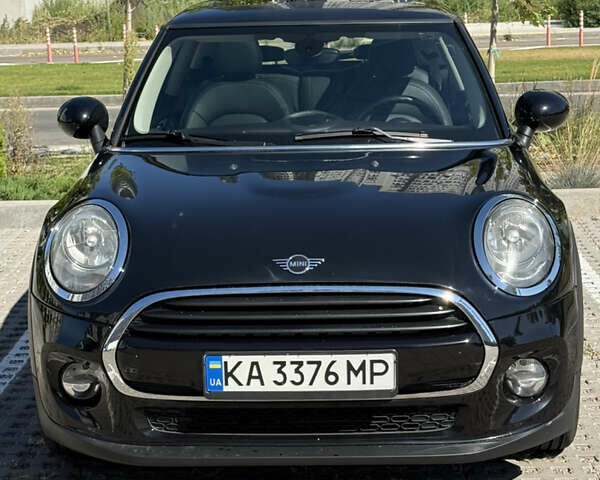 Черный Мини Купер, объемом двигателя 1.5 л и пробегом 79 тыс. км за 15500 $, фото 1 на Automoto.ua
