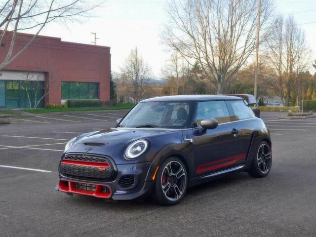 Чорний Міні Cooper, об'ємом двигуна 2 л та пробігом 26 тис. км за 9500 $, фото 1 на Automoto.ua