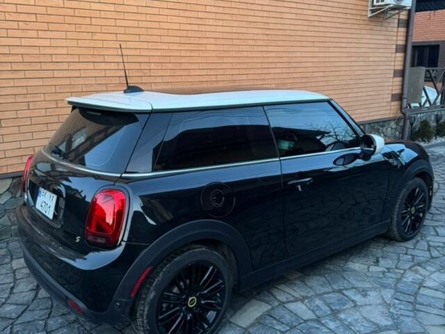 Чорний Міні Cooper, об'ємом двигуна 0 л та пробігом 12 тис. км за 16400 $, фото 1 на Automoto.ua