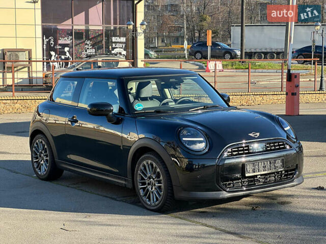 Чорний Міні Cooper, об'ємом двигуна 1.5 л та пробігом 6 тис. км за 33000 $, фото 1 на Automoto.ua