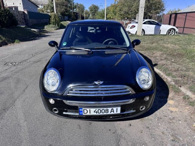 Чорний Міні Cooper, об'ємом двигуна 1.6 л та пробігом 220 тис. км за 3912 $, фото 1 на Automoto.ua