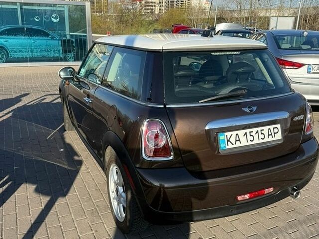 Коричневий Міні Cooper, об'ємом двигуна 1.6 л та пробігом 175 тис. км за 6200 $, фото 1 на Automoto.ua