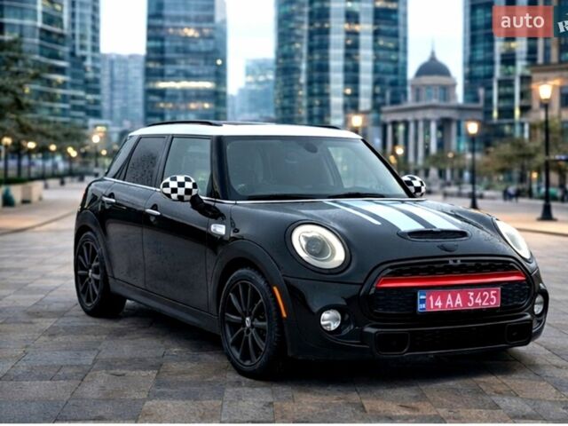 Коричневий Міні Cooper, об'ємом двигуна 2 л та пробігом 137 тис. км за 14900 $, фото 1 на Automoto.ua