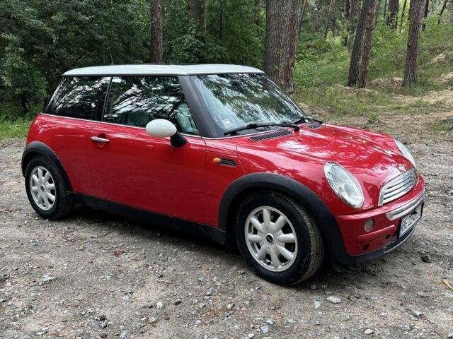 Червоний Міні Cooper, об'ємом двигуна 1.6 л та пробігом 237 тис. км за 5000 $, фото 1 на Automoto.ua