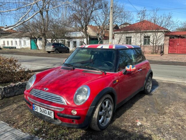 Красный Мини Купер, объемом двигателя 1.6 л и пробегом 197 тыс. км за 3700 $, фото 1 на Automoto.ua