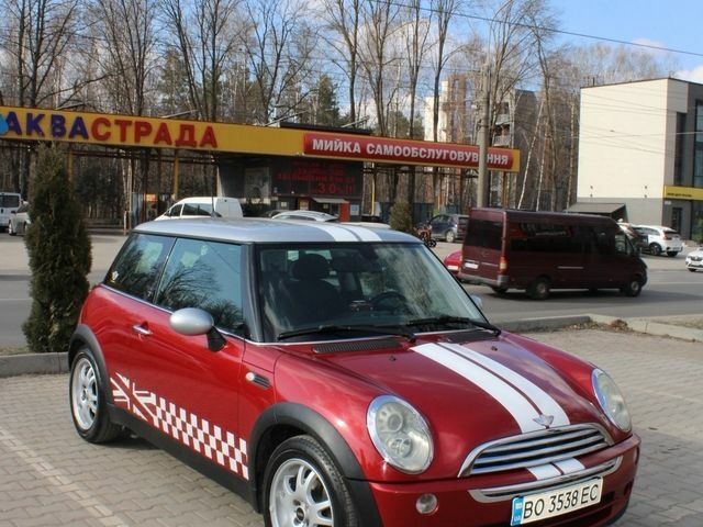 Червоний Міні Cooper, об'ємом двигуна 1.6 л та пробігом 207 тис. км за 5300 $, фото 1 на Automoto.ua
