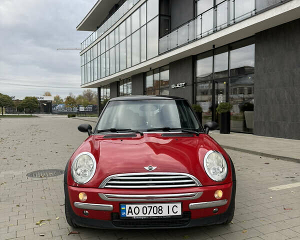 Червоний Міні Cooper, об'ємом двигуна 1.4 л та пробігом 321 тис. км за 5200 $, фото 1 на Automoto.ua
