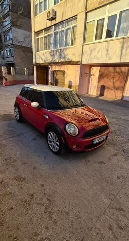 Червоний Міні Cooper, об'ємом двигуна 1.6 л та пробігом 155 тис. км за 6000 $, фото 1 на Automoto.ua