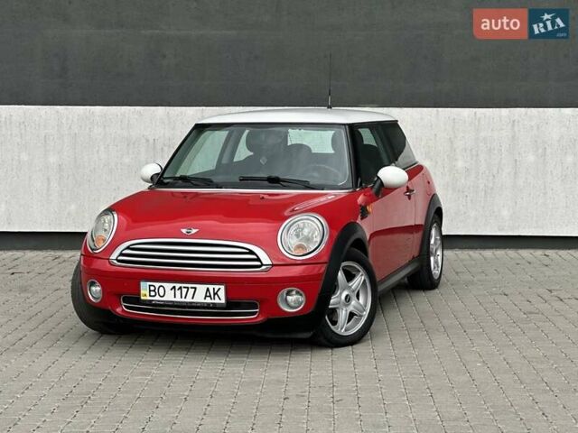Червоний Міні Cooper, об'ємом двигуна 1.6 л та пробігом 177 тис. км за 7500 $, фото 1 на Automoto.ua