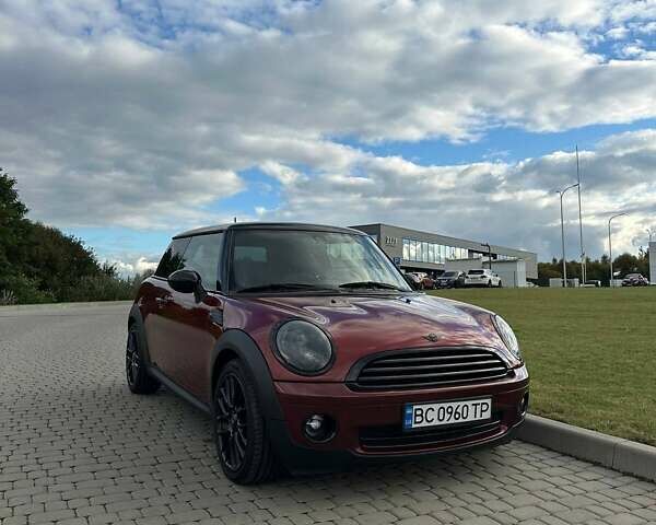 Червоний Міні Cooper, об'ємом двигуна 1.6 л та пробігом 111 тис. км за 7600 $, фото 1 на Automoto.ua