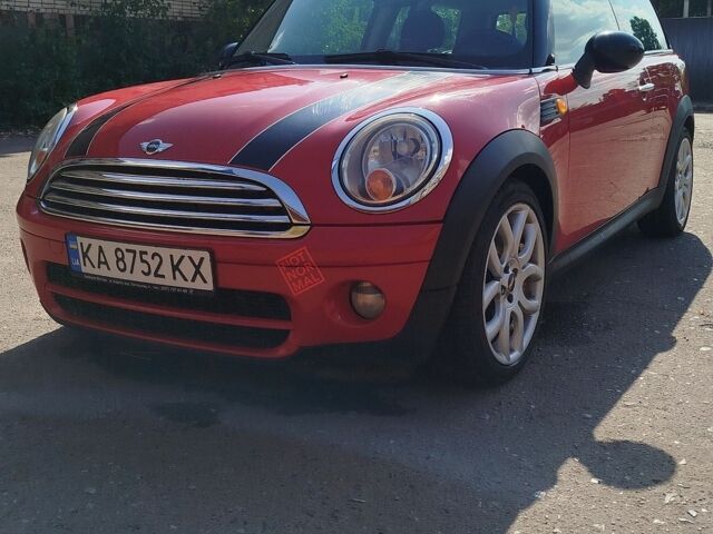 Червоний Міні Cooper, об'ємом двигуна 1.6 л та пробігом 277 тис. км за 6000 $, фото 1 на Automoto.ua