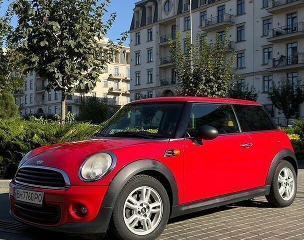Червоний Міні Cooper, об'ємом двигуна 1.6 л та пробігом 104 тис. км за 6700 $, фото 1 на Automoto.ua
