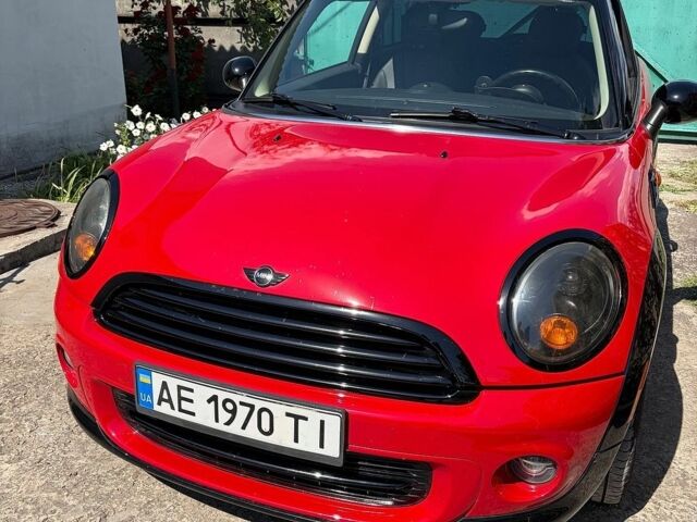 Червоний Міні Cooper, об'ємом двигуна 1.6 л та пробігом 182 тис. км за 7300 $, фото 1 на Automoto.ua