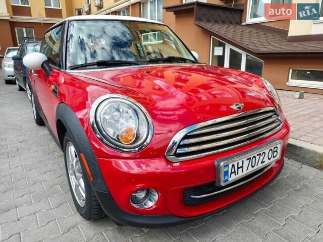 Червоний Міні Cooper, об'ємом двигуна 1.6 л та пробігом 167 тис. км за 6870 $, фото 1 на Automoto.ua