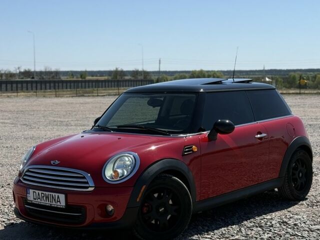 Червоний Міні Cooper, об'ємом двигуна 1.6 л та пробігом 189 тис. км за 9300 $, фото 1 на Automoto.ua