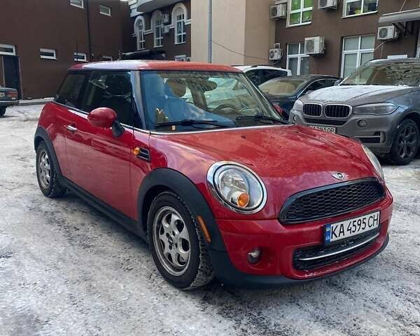 Червоний Міні Cooper, об'ємом двигуна 1.6 л та пробігом 185 тис. км за 7999 $, фото 1 на Automoto.ua