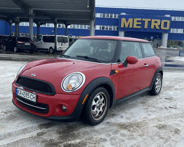 Червоний Міні Cooper, об'ємом двигуна 1.6 л та пробігом 187 тис. км за 7500 $, фото 1 на Automoto.ua