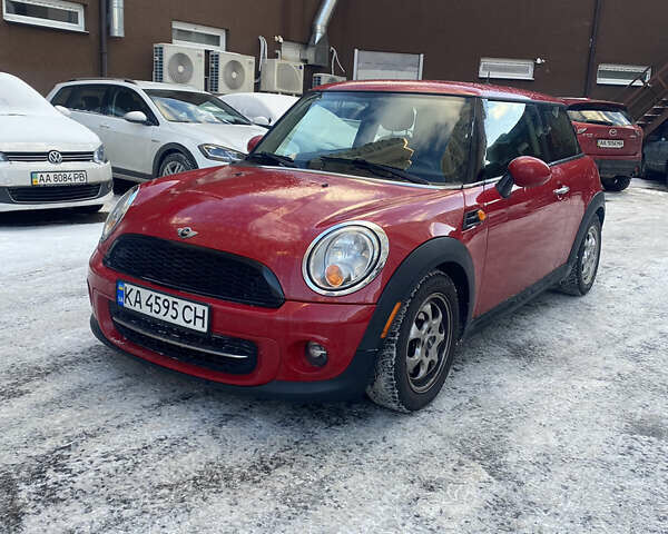 Червоний Міні Cooper, об'ємом двигуна 1.6 л та пробігом 187 тис. км за 7999 $, фото 1 на Automoto.ua