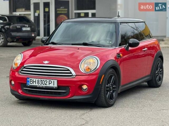 Червоний Міні Cooper, об'ємом двигуна 1.6 л та пробігом 220 тис. км за 6900 $, фото 1 на Automoto.ua