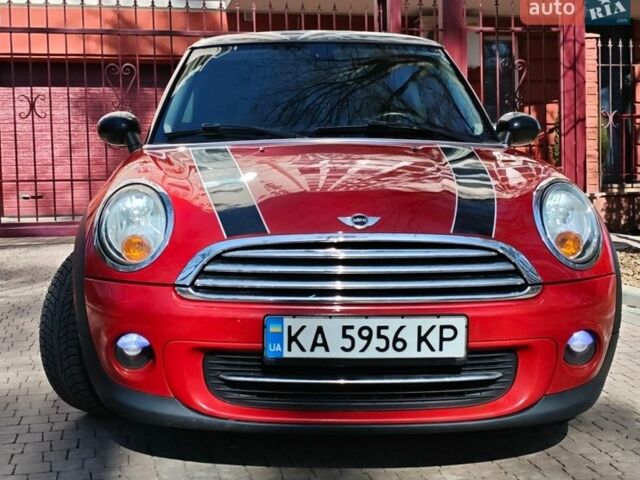 Красный Мини Купер, объемом двигателя 1.6 л и пробегом 268 тыс. км за 7300 $, фото 1 на Automoto.ua