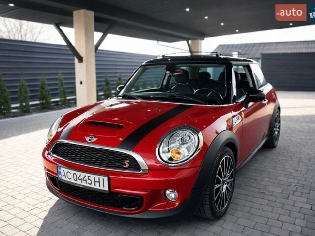 Червоний Міні Cooper, об'ємом двигуна 1.6 л та пробігом 209 тис. км за 7200 $, фото 1 на Automoto.ua