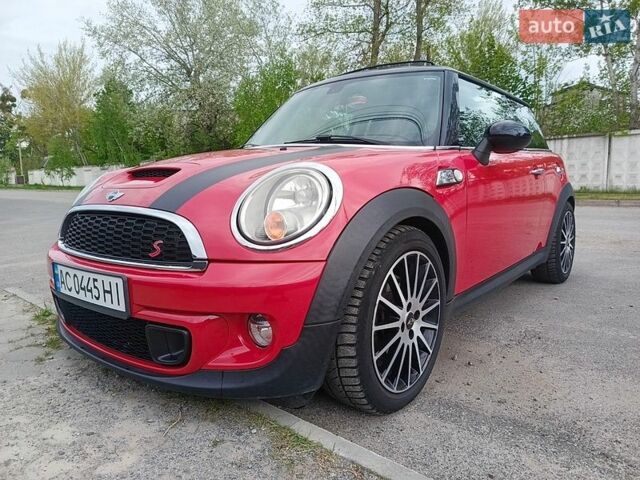 Красный Мини Купер, объемом двигателя 1.6 л и пробегом 210 тыс. км за 8500 $, фото 1 на Automoto.ua