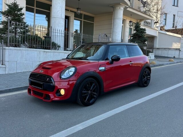 Червоний Міні Cooper, об'ємом двигуна 2 л та пробігом 122 тис. км за 13100 $, фото 1 на Automoto.ua