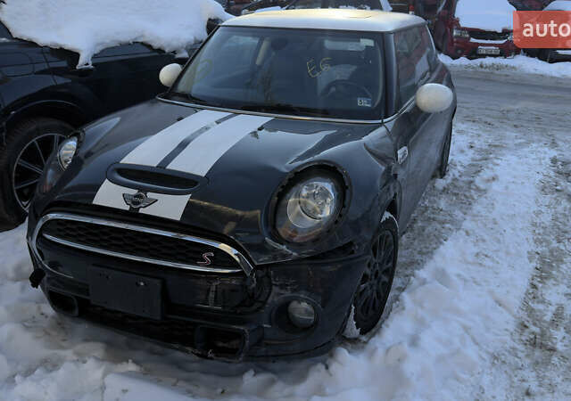 Червоний Міні Cooper, об'ємом двигуна 2 л та пробігом 140 тис. км за 10500 $, фото 1 на Automoto.ua