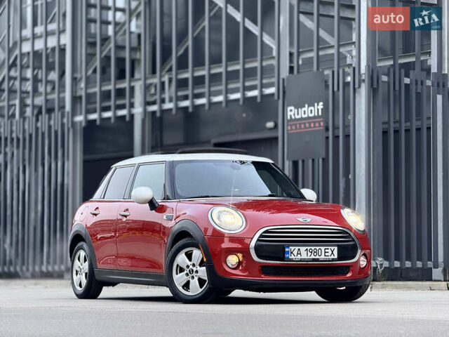 Червоний Міні Cooper, об'ємом двигуна 1.5 л та пробігом 115 тис. км за 11800 $, фото 1 на Automoto.ua