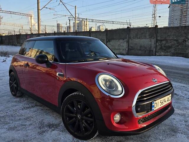 Червоний Міні Cooper, об'ємом двигуна 1.5 л та пробігом 200 тис. км за 11200 $, фото 1 на Automoto.ua