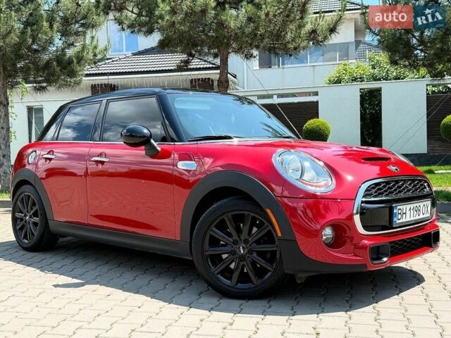 Червоний Міні Cooper, об'ємом двигуна 2 л та пробігом 106 тис. км за 12600 $, фото 1 на Automoto.ua