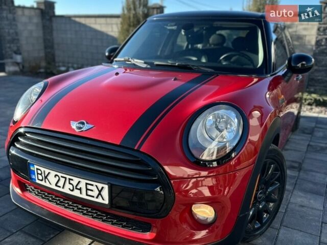 Червоний Міні Cooper, об'ємом двигуна 1.5 л та пробігом 155 тис. км за 11111 $, фото 1 на Automoto.ua