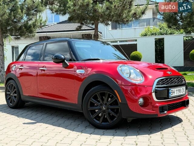 Червоний Міні Cooper, об'ємом двигуна 2 л та пробігом 106 тис. км за 8999 $, фото 1 на Automoto.ua