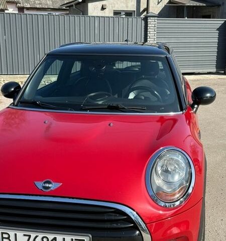 Червоний Міні Cooper, об'ємом двигуна 1.5 л та пробігом 71 тис. км за 13500 $, фото 1 на Automoto.ua