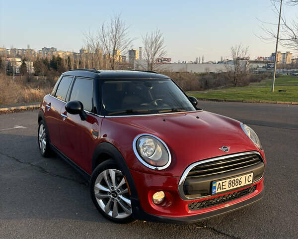 Червоний Міні Cooper, об'ємом двигуна 1.5 л та пробігом 79 тис. км за 14800 $, фото 1 на Automoto.ua