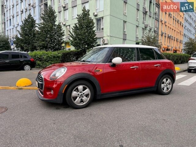 Червоний Міні Cooper, об'ємом двигуна 1.5 л та пробігом 137 тис. км за 12200 $, фото 1 на Automoto.ua