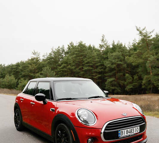 Червоний Міні Cooper, об'ємом двигуна 1.5 л та пробігом 45 тис. км за 17800 $, фото 1 на Automoto.ua