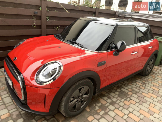 Червоний Міні Cooper, об'ємом двигуна 1.5 л та пробігом 40 тис. км за 14999 $, фото 1 на Automoto.ua