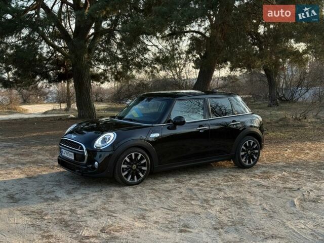 Мини Купер, объемом двигателя 2 л и пробегом 61 тыс. км за 16399 $, фото 1 на Automoto.ua