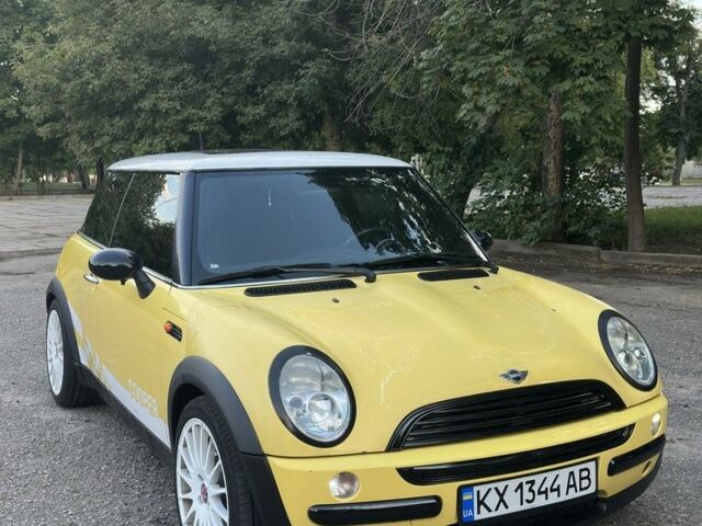 Жовтий Міні Cooper, об'ємом двигуна 1.6 л та пробігом 273 тис. км за 3500 $, фото 1 на Automoto.ua