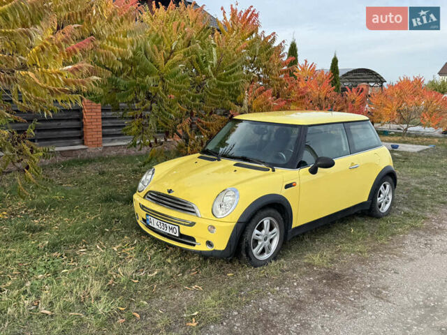Жовтий Міні Cooper, об'ємом двигуна 1.6 л та пробігом 253 тис. км за 4200 $, фото 1 на Automoto.ua