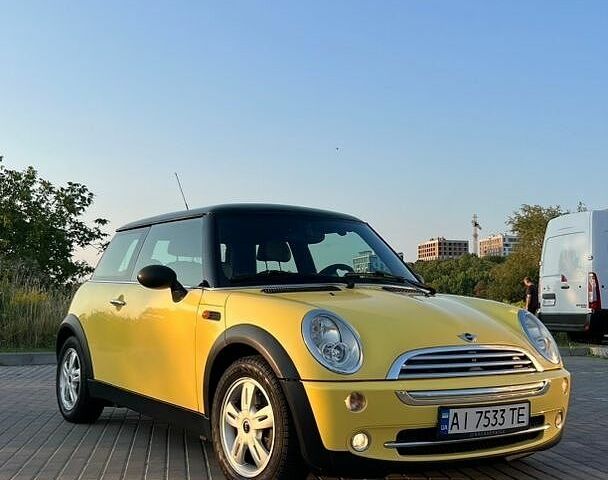 Жовтий Міні Cooper, об'ємом двигуна 1.6 л та пробігом 265 тис. км за 3000 $, фото 1 на Automoto.ua