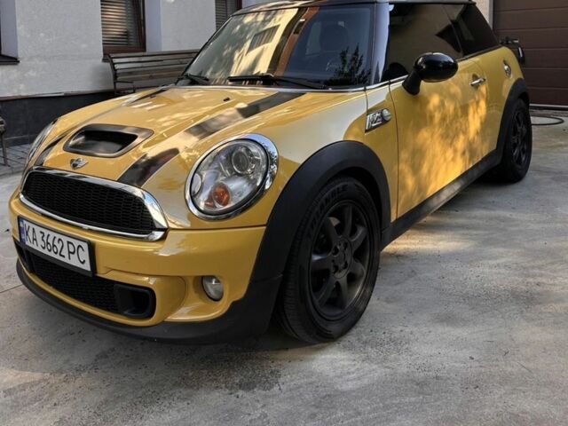 Жовтий Міні Cooper, об'ємом двигуна 1.6 л та пробігом 191 тис. км за 7500 $, фото 1 на Automoto.ua