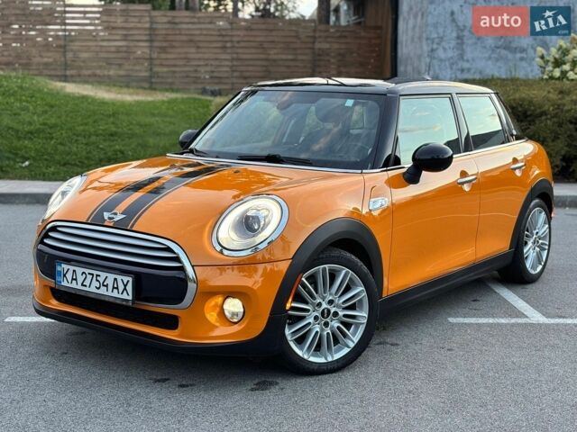 Жовтий Міні Cooper, об'ємом двигуна 1.5 л та пробігом 142 тис. км за 14900 $, фото 1 на Automoto.ua