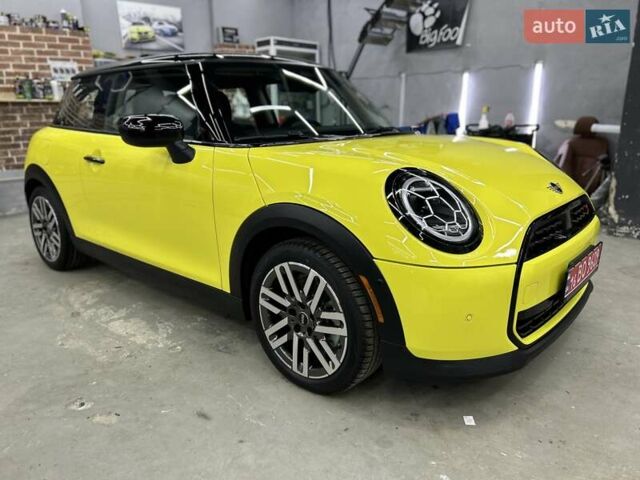 Жовтий Міні Cooper, об'ємом двигуна 2 л та пробігом 1 тис. км за 36500 $, фото 1 на Automoto.ua